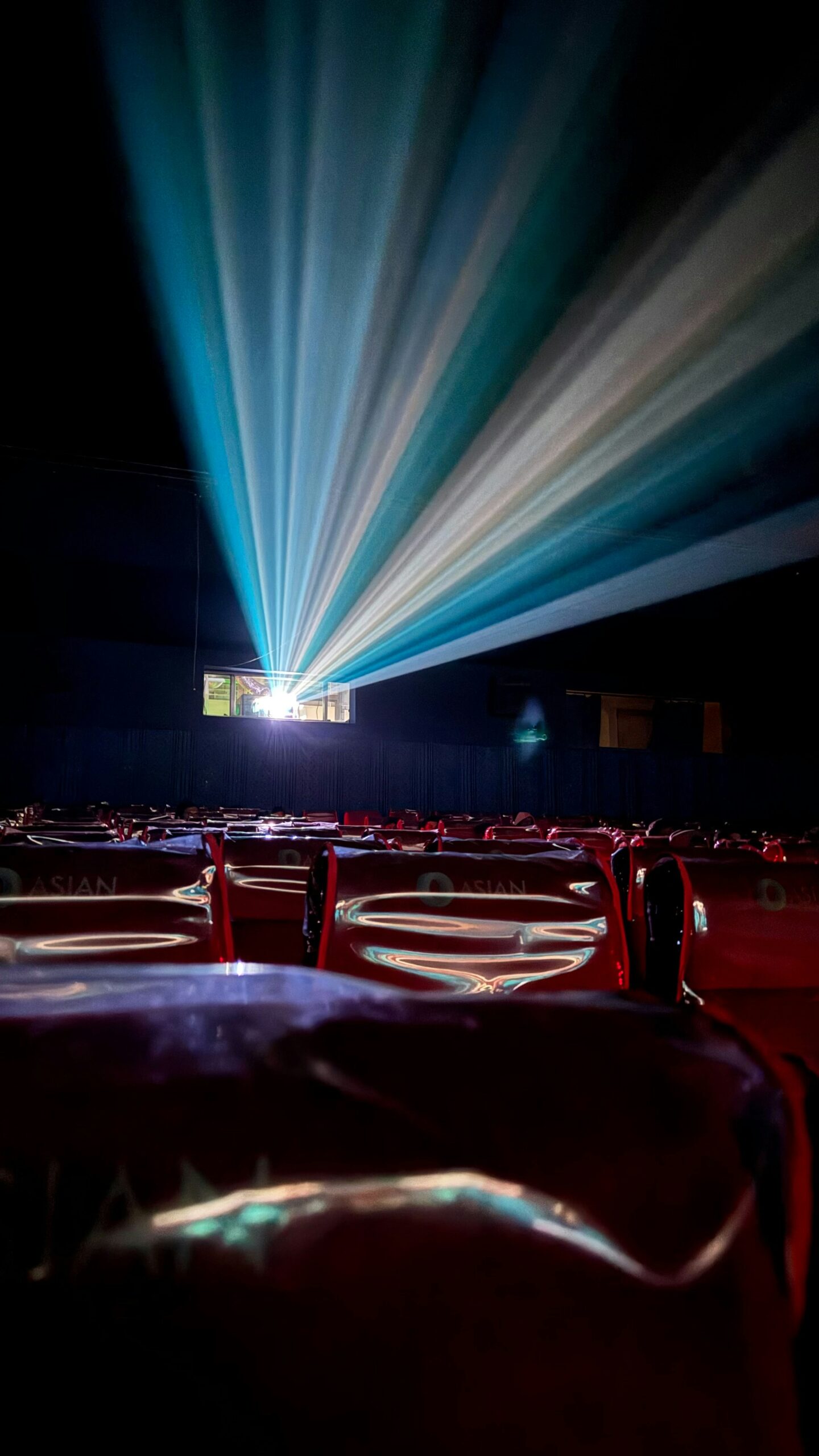 Cinema come esperienza per distinguere luci e ombre